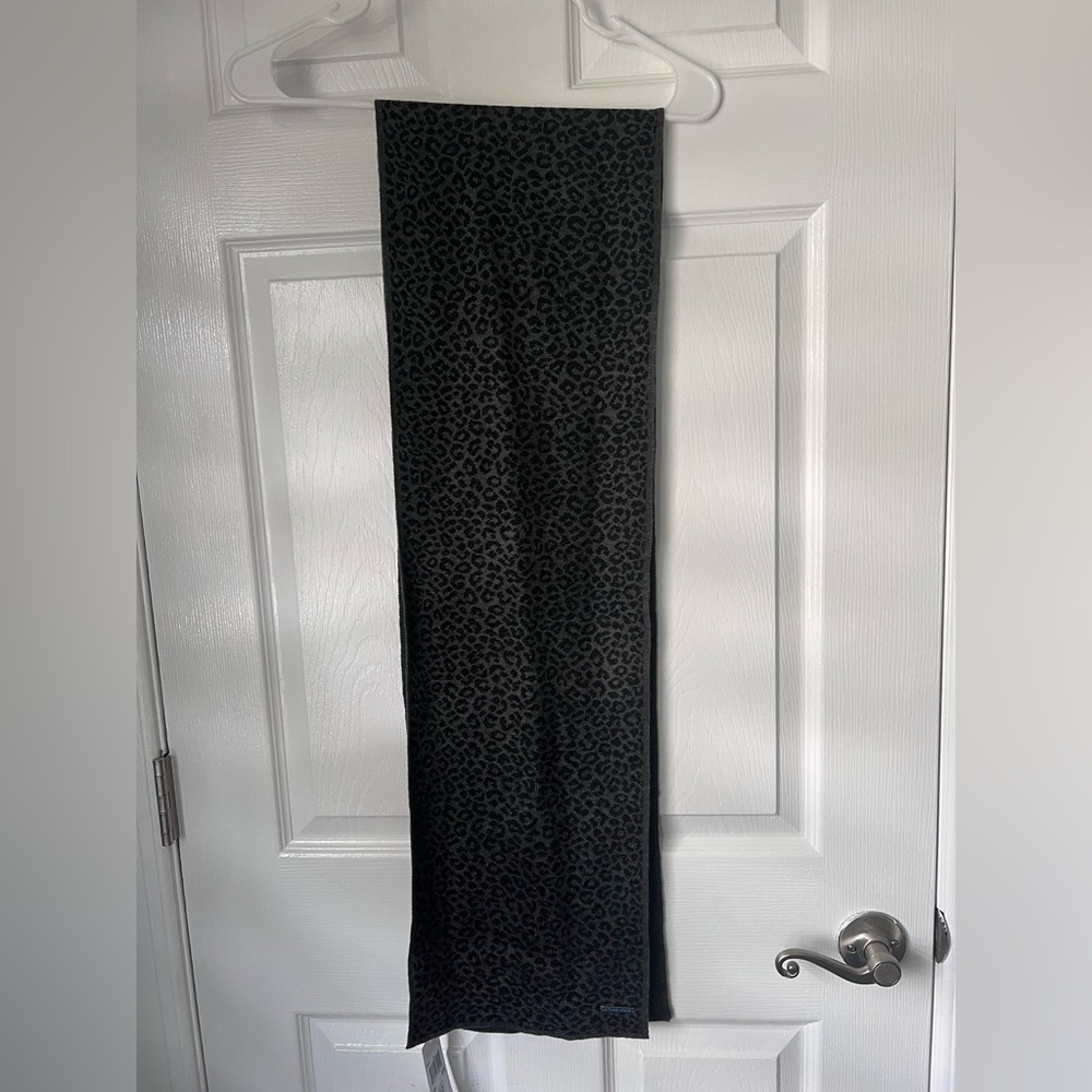 Michael kors scarf Black Leopard Print